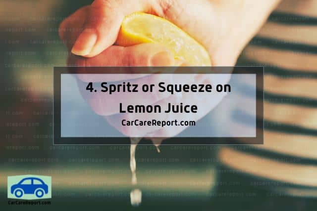 Squeezing lemon